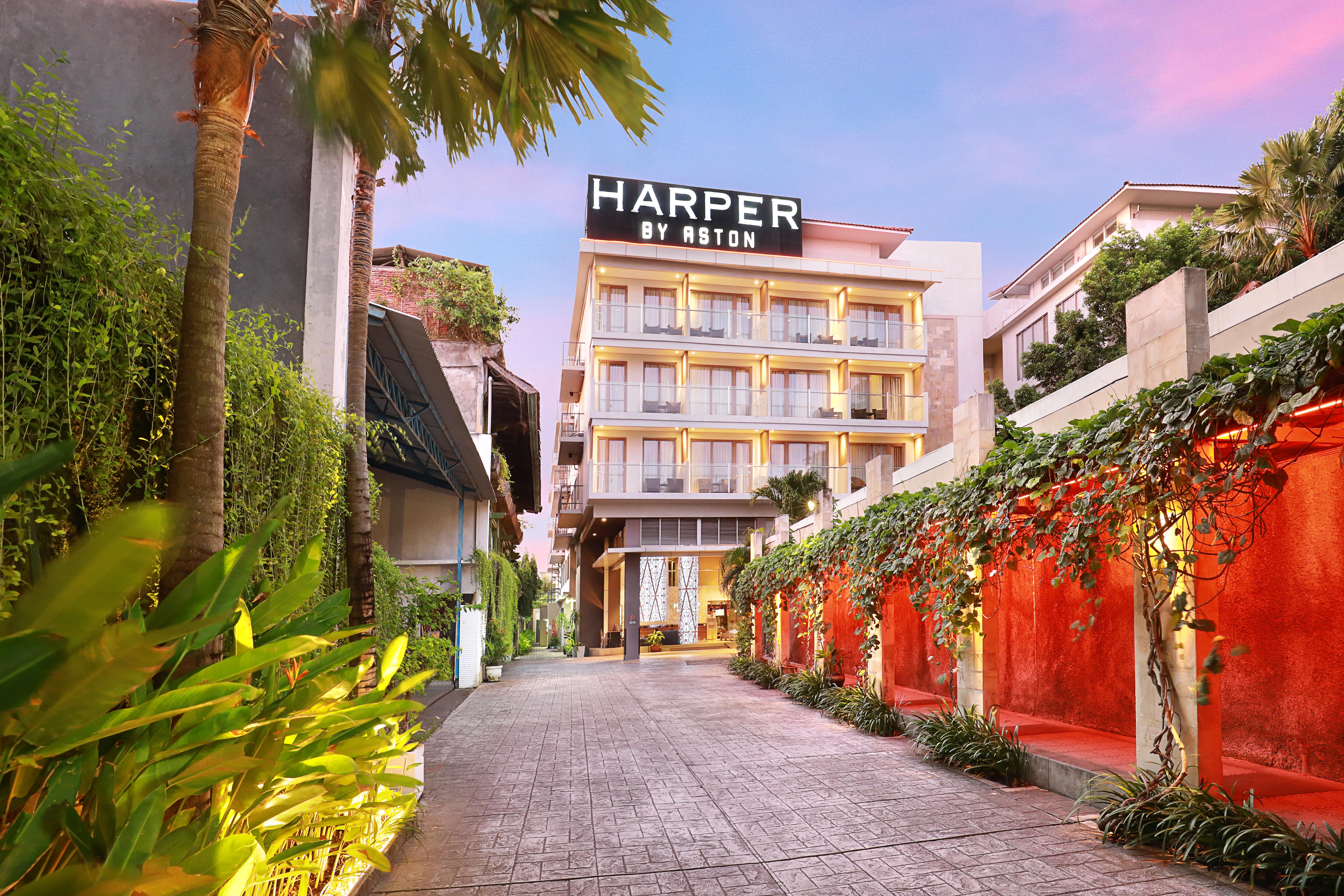 Harper Kuta Hotel By Aston Легиан Екстериор снимка